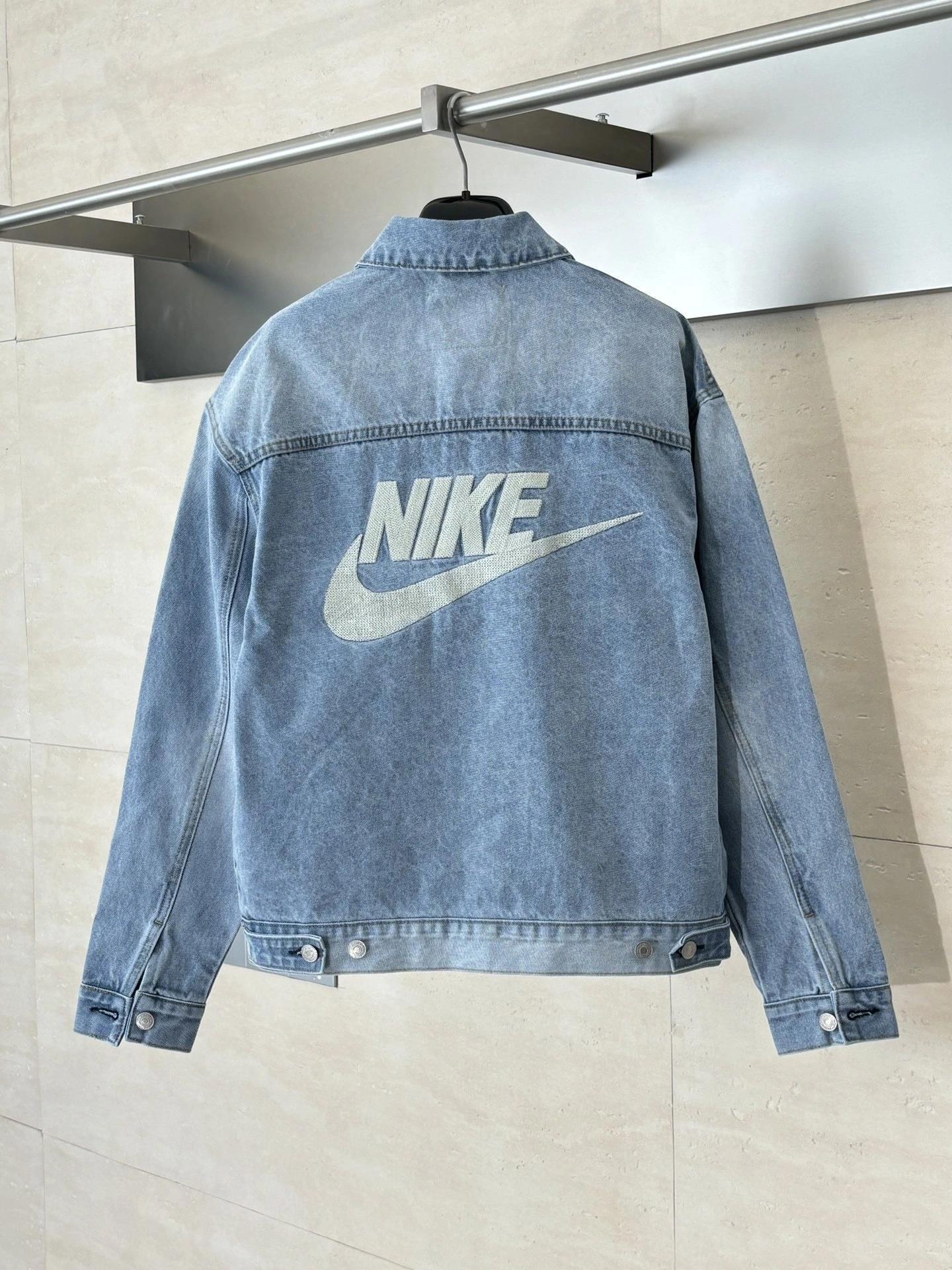 wg.luxury-- 8V Levi’s x Nike embroidery item: E-F431J1722